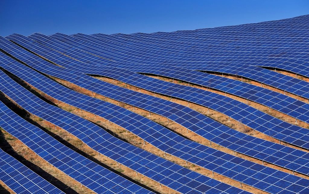 How Solar Helps Businesses Grow